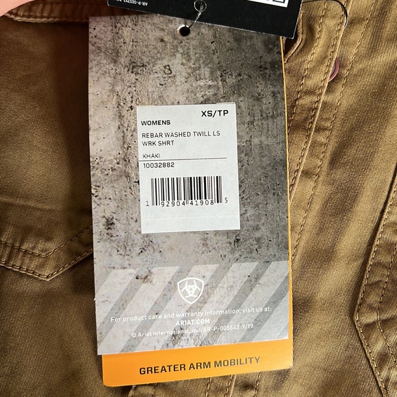 Arita BRAND NEW NEVER WORN button up - Picture 3 of 4